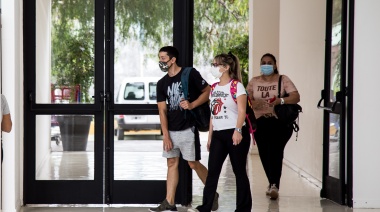 30 mil estudiantes comenzarán a cursar bajo un esquema híbrido virtual-presencial en la UNAHUR