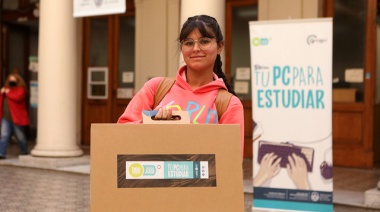 La UNLP entregó notebooks a sus estudiantes