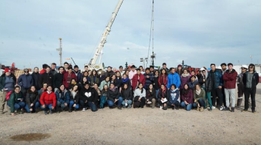 Becarias y becarios de las Manuel Belgrano visitaron el yacimiento petrolífero de Vaca Muerta
