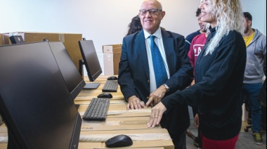 UNLaR recibió 70 computadoras del programa Progresar destinadas a estudiantes