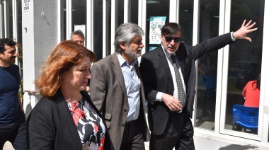 El ministro Filmus recorrió los laboratorios de la UNDAV junto al rector Calzoni