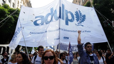 Los docentes de la UNLP decidieron “intensificar su lucha” y realizarán un paro de 48 horas