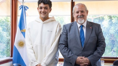 Egresado de la UNQ premiado por su documental en un concurso provincial