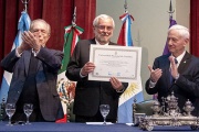 Enrique Graue Wiechers recibió el título Doctor Honoris Causa de la UNC