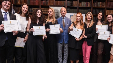 Estudiantes de la Facultad de Ciencias Jurídicas de la USAL recibieron el “Premio a la Excelencia Académica”