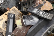 Un estudio sobre la gestión de la basura electrónica, las pilas usadas y los residuos de construcción