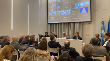 Visita de CONEAU al plenario del CRUP
