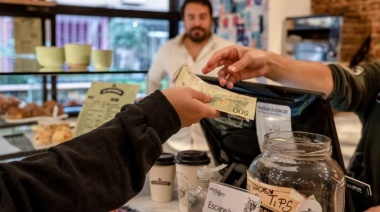 Récord de consumo en Argentina en plena recesión: el informe que explica la paradoja