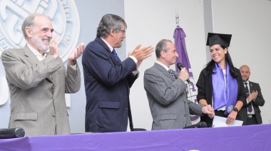 La primera Licenciada en Ceremonial del país recibió su diploma de la USP-T