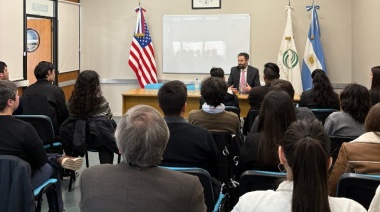 El agregado de la sección política de la Embajada de los Estados Unidos visitó la UNLaM