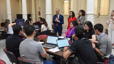 Encuentro de jóvenes investigadores para fortalecer el uso de datos educativos