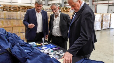 Educación distribuye más de 29 mil mochilas técnicas a estudiantes de enfermería de todo el país