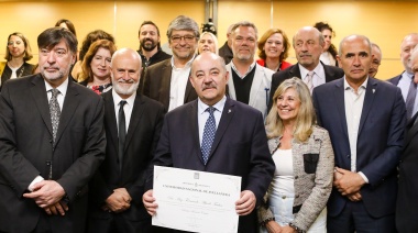 Fernando Tauber recibió el título Doctor Honoris Causa de la UNDAV