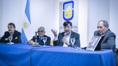 Presentaron el libro que conmemora los 75 años de la UDUALC