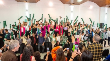 UFLO tiene nuevos graduados y graduadas en Comahue