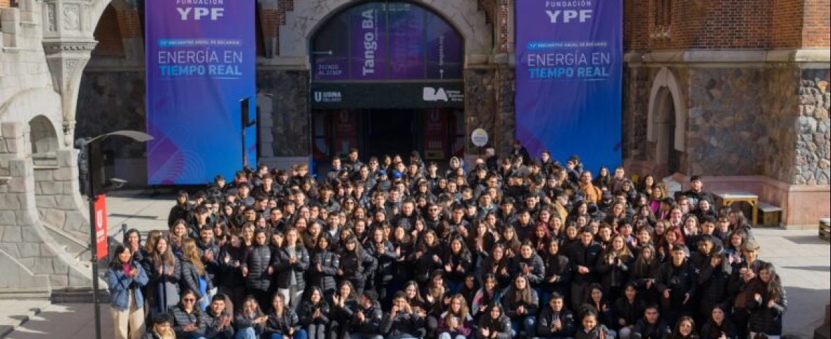 Becas 2026 de Fundación YPF: apoyo económico y mentoría para estudiantes de carreras estratégicas