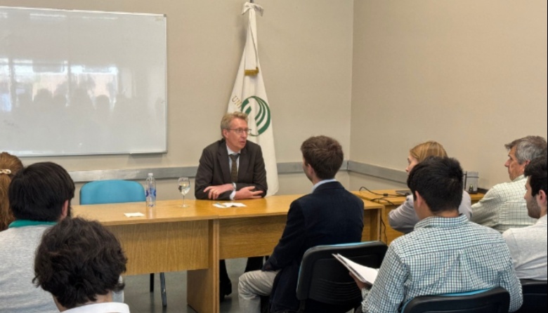 El embajador de Suecia visitó la UNLaM y brindó una charla sobre cooperación y educación internacional