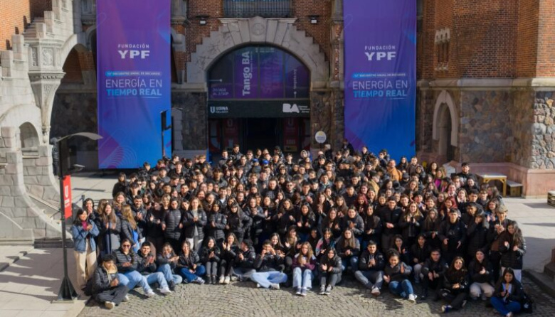 Becas 2026 de Fundación YPF: apoyo económico y mentoría para estudiantes de carreras estratégicas
