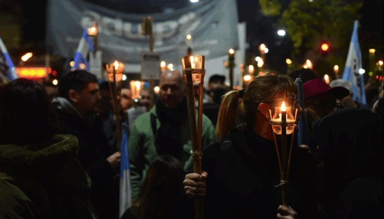 La UNLP convoca a una nueva marcha de antorchas en defensa de la universidad pública