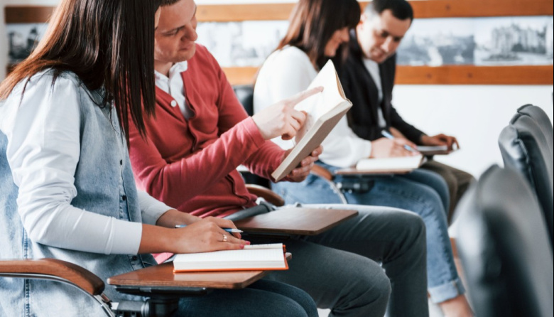 Informe de la Universidad de Belgrano advierte que la formación es la única vía hacia el empleo genuino