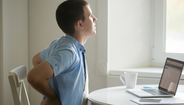 Salud postural: recomendaciones clave para prevenir dolores al estudiar o trabajar