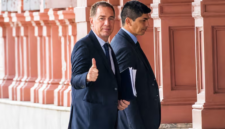La silla más inestable del Gobierno: Milei ya designó cuatro jefes de Gabinete