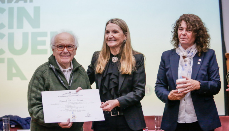 La UNCUYO otorgó el Doctor Honoris Causa al físico Conrado Franco Varotto