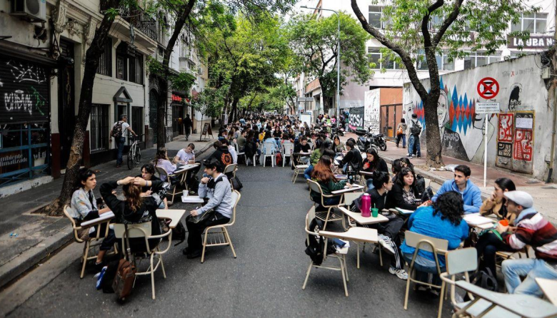 Universidades de todo el país reclaman por el financiamiento con clases públicas