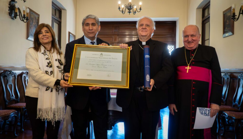La UNSa entregó el título de Doctor Honoris Causa en memoria del Papa Francisco