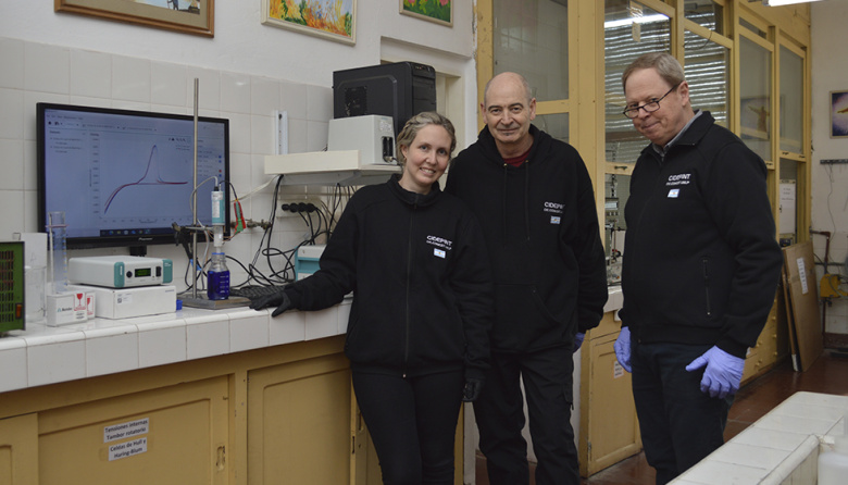Un equipo del CONICET busca reemplazar el cianuro en el principal método de recubrimiento de metales