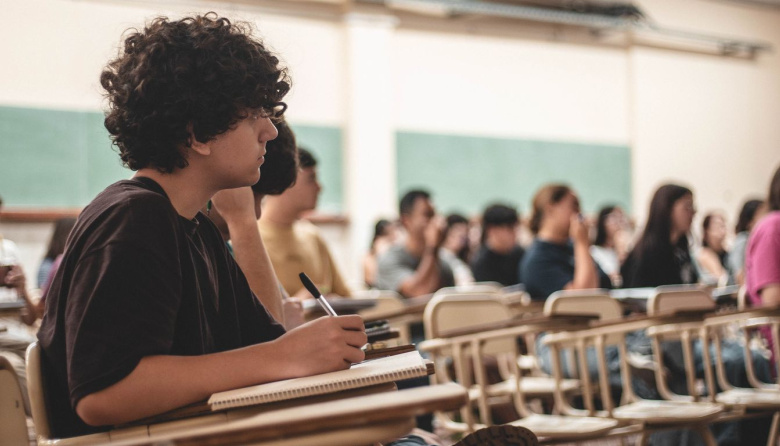 La UNC ya acompaña a más de 350 estudiantes que retomaron sus carreras y buscan graduarse