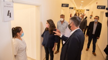 Pizzi inauguró el Vacunatorio Central de la UNCUYO