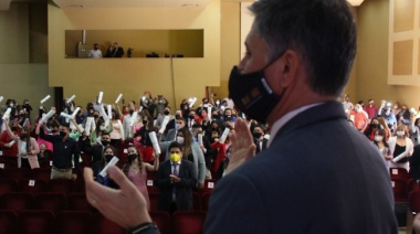 La UNLaR celebró una colación de grado presencial en la nueva normalidad