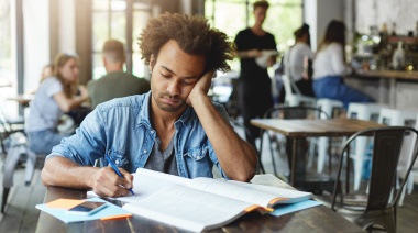 ¿Por qué desertan los estudiantes universitarios? La clave para evitarlo a tiempo