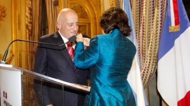 Aníbal Jozami ya es Oficial de la Orden de las Artes y las Letras