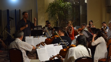 Orquesta de Cuerdas Municipal en la UCC