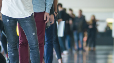 Informe de la UCA: uno de cada cuatro jóvenes en el país no estudia ni trabaja