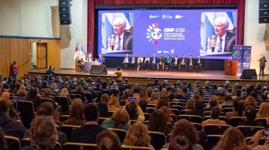 Juri cierra su gestión en la UNC con una carta del Papa