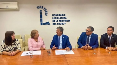 La Universidad Nacional de la Patagonia “San Juan Bosco” firmó convenio con la Legislatura de Chubut