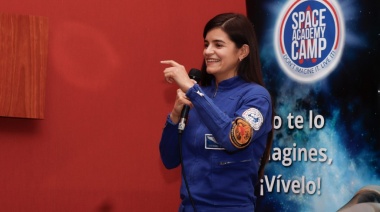 La astronauta análoga Giovanna Ramírez brindó una charla en la UNLaM