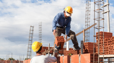 Un informe de la UBA advierte que el 72% de los trabajadores gana menos que la Canasta Básica Total