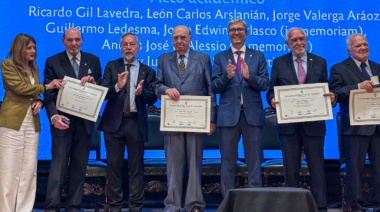 La UNC distinguió a magistrados del Juicio a las Juntas y a referentes de las democracias regionales