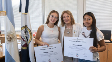 La UNCUYO otorgó un reconocimiento a dos de sus destacadas deportistas