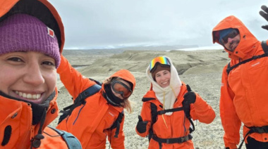 Dos estudiantes de la UNTDF realizan tareas de campo en la Antártida