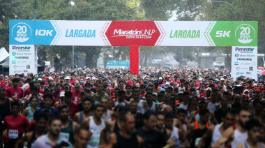 Bajo la lluvia, más de 6 mil atletas corrieron la Maratón de la UNLP