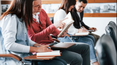 Informe de la Universidad de Belgrano advierte que la formación es la única vía hacia el empleo genuino