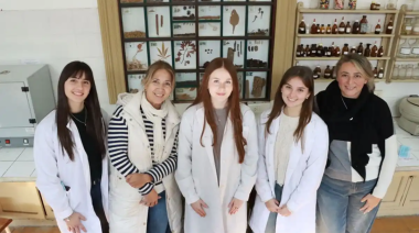 Alumnas de Farmacia de la UNT diseñan gomitas saludables para combatir el estrés
