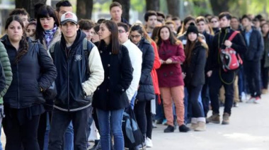 Juventudes desiguales: la exclusión va más allá del estudio y el trabajo