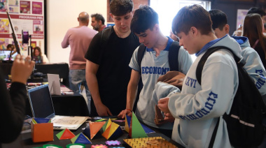 Miles de jóvenes visitaron la Expo Carreras de la UNR
