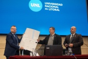 Gabriel Rabinovich recibió el título de Doctor Honoris Causa de la UNL